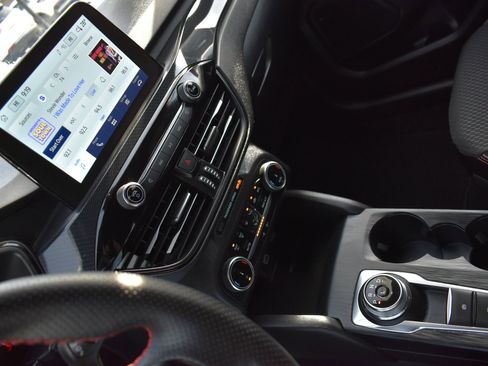 Used 2025 Ford Escape ST-Line image 23