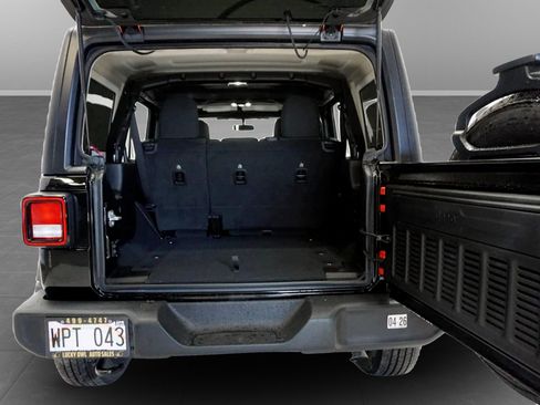 Used 2022 Jeep Wrangler Unlimited Sport AWD/4WD image 9