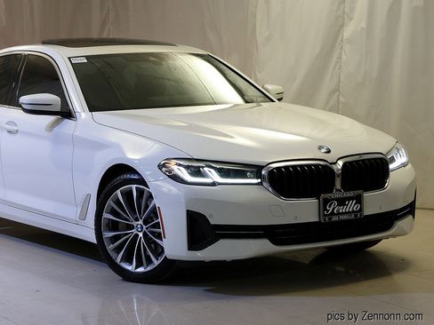 Used 2021 BMW 530i xDrive w/ Premium Package AWD/4WD image 2