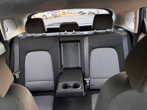 Used 2021 Hyundai Kona SE FWD image 16