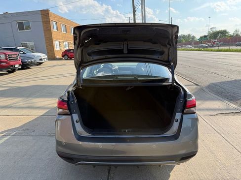 Used 2020 Nissan Versa SR w/ Convenience Package FWD image 13