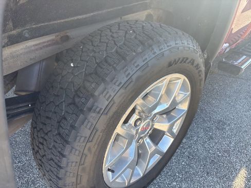 Used 2018 GMC Sierra 1500 SLT w/ SLT Premium Package image 8