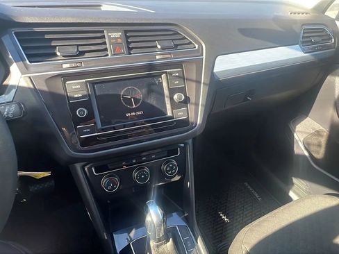 Used 2020 Volkswagen Tiguan S image 17