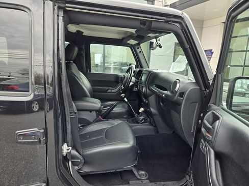 Used 2018 Jeep Wrangler Unlimited Sahara image 13