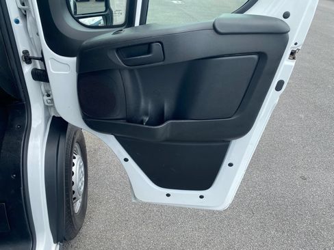 Used 2025 RAM ProMaster 2500 w/ Convenience Group FWD image 19