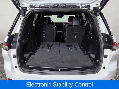 Used 2023 Jeep Grand Cherokee L Laredo image 11