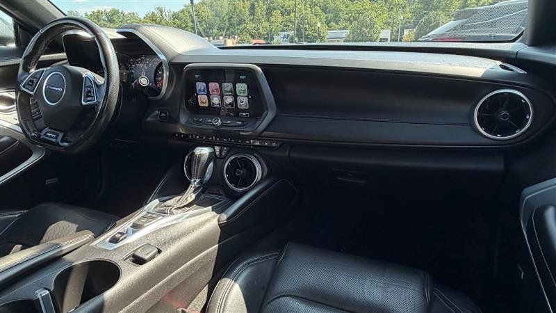 Used 2017 Chevrolet Camaro SS RWD image 38