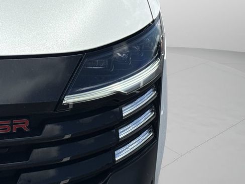 Certified 2025 Nissan Kicks SR FWD image 16