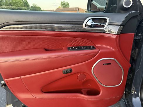 Used 2018 Jeep Grand Cherokee Trackhawk AWD/4WD image 19