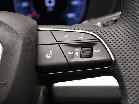 Certified 2025 Audi Q5 2.0T Premium Plus image 24