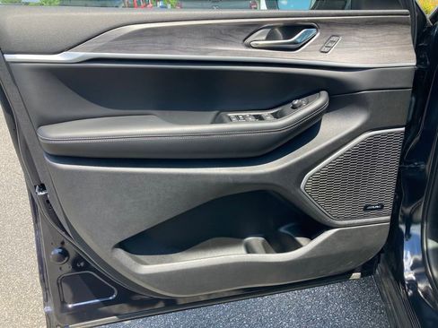 New 2024 Jeep Grand Cherokee Limited 4xe w/ Luxury Tech Group II image 19