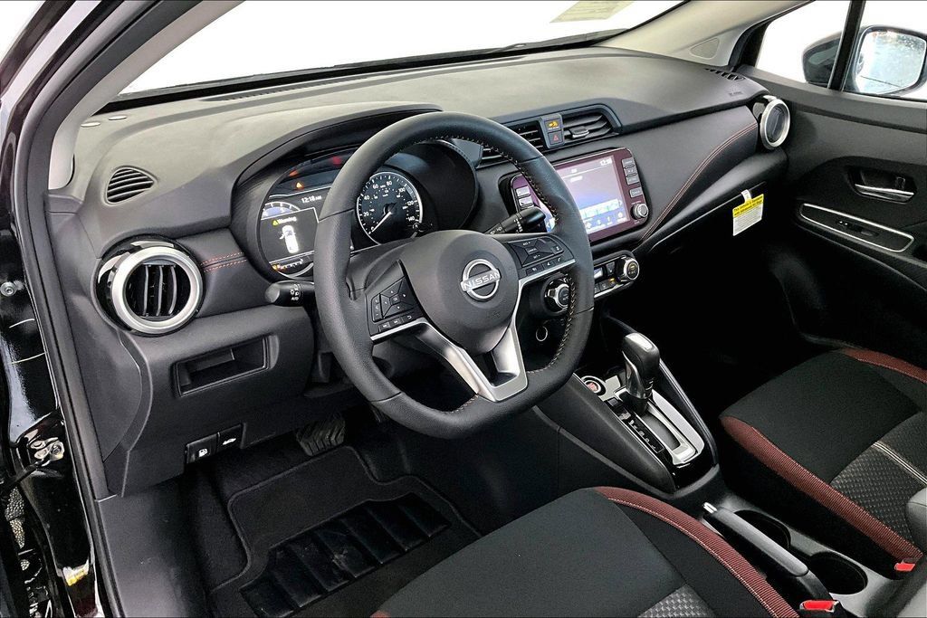 New 2025 Nissan Versa SR w/ Trunk Package FWD image 8