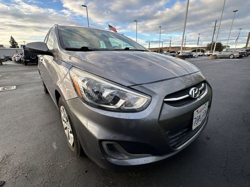 Used 2016 Hyundai Accent SE image 2