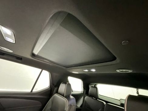 Used 2022 Chevrolet Traverse Premier w/ Redline Edition AWD/4WD image 6