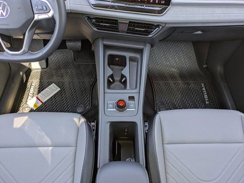 New 2026 Volkswagen Tiguan SE AWD/4WD image 19