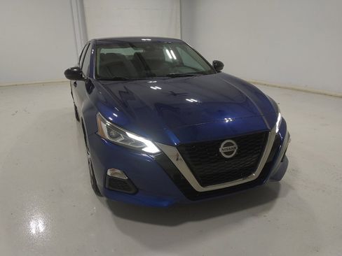 Used 2020 Nissan Altima 2.5 SR FWD image 14
