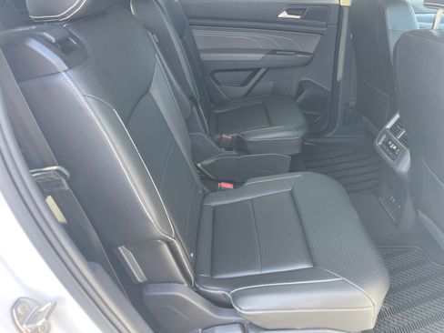 Used 2023 Volkswagen Atlas SEL R-Line AWD/4WD image 18