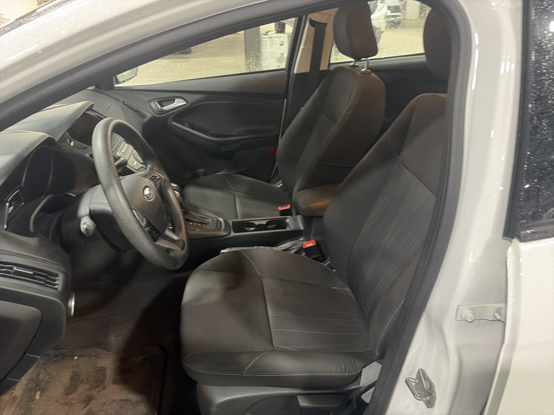 Used 2015 Ford Focus SE FWD image 21