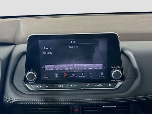 Used 2023 Nissan Rogue S image 14