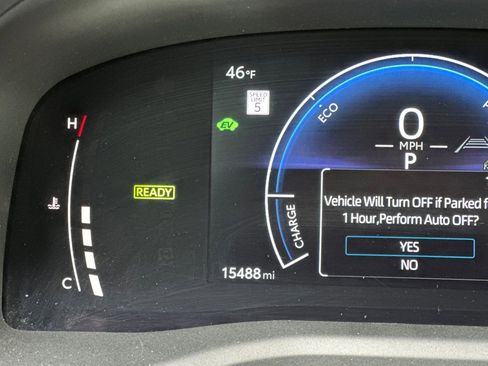 Used 2025 Toyota Camry SE image 25