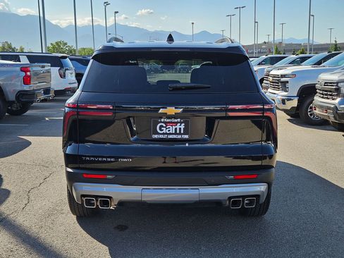 Used 2026 Chevrolet Traverse LT AWD/4WD image 4