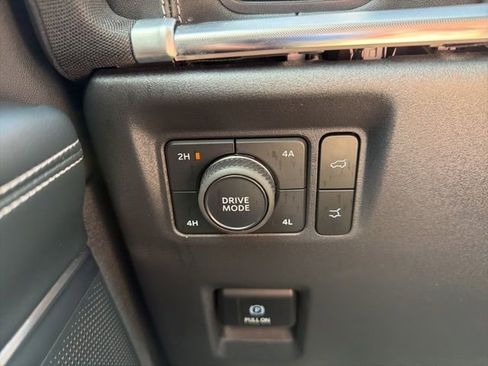 Used 2025 Ford Expedition Platinum AWD/4WD image 36