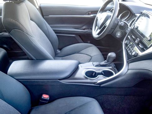 Used 2021 Toyota Camry LE FWD image 8