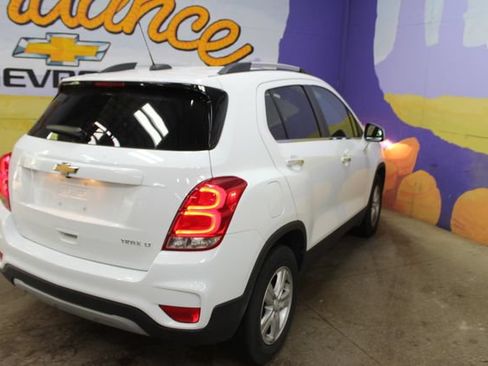Used 2019 Chevrolet Trax LT w/ LT Convenience Package FWD image 8