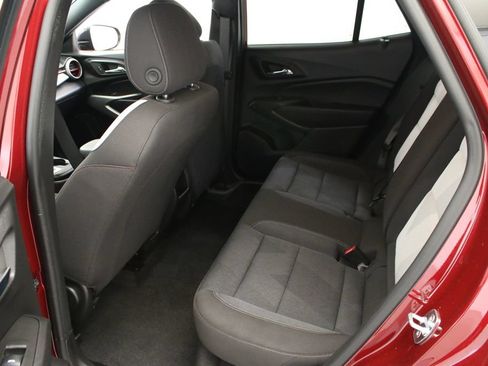 Used 2024 Chevrolet Trax RS w/ Sunroof Package FWD image 24