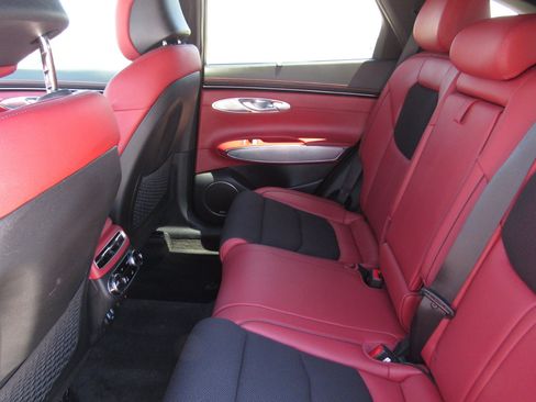 Used 2024 Genesis GV70 2.5T w/ Sport Prestige Package AWD/4WD image 15