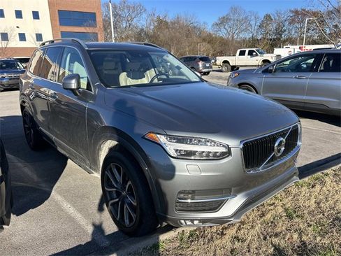 Used 2017 Volvo XC90 T5 Momentum w/ Vision Package image 3