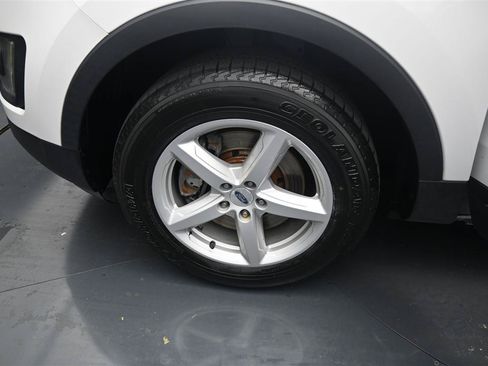 Used 2016 Ford Explorer XLT AWD/4WD image 17