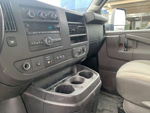 Used 2021 Chevrolet Express 3500 w/ Power Convenience Package RWD image 19