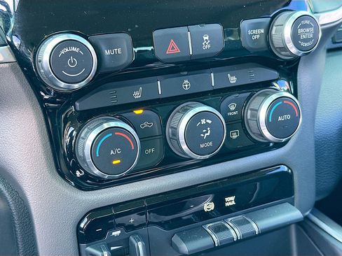 Used 2019 RAM 2500 Big Horn AWD/4WD image 24