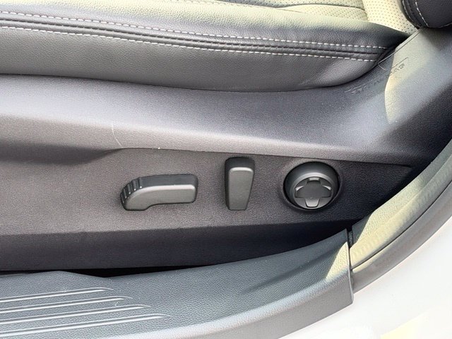 Certified 2025 Subaru Outback Touring XT AWD/4WD image 32