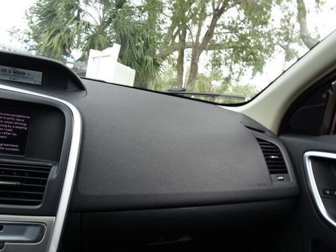 Used 2010 Volvo XC60 T6 image 38