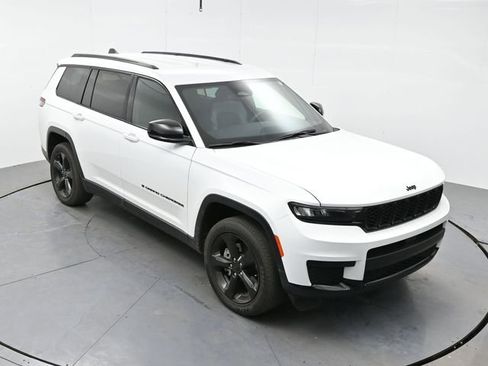 Used 2023 Jeep Grand Cherokee L Laredo image 17