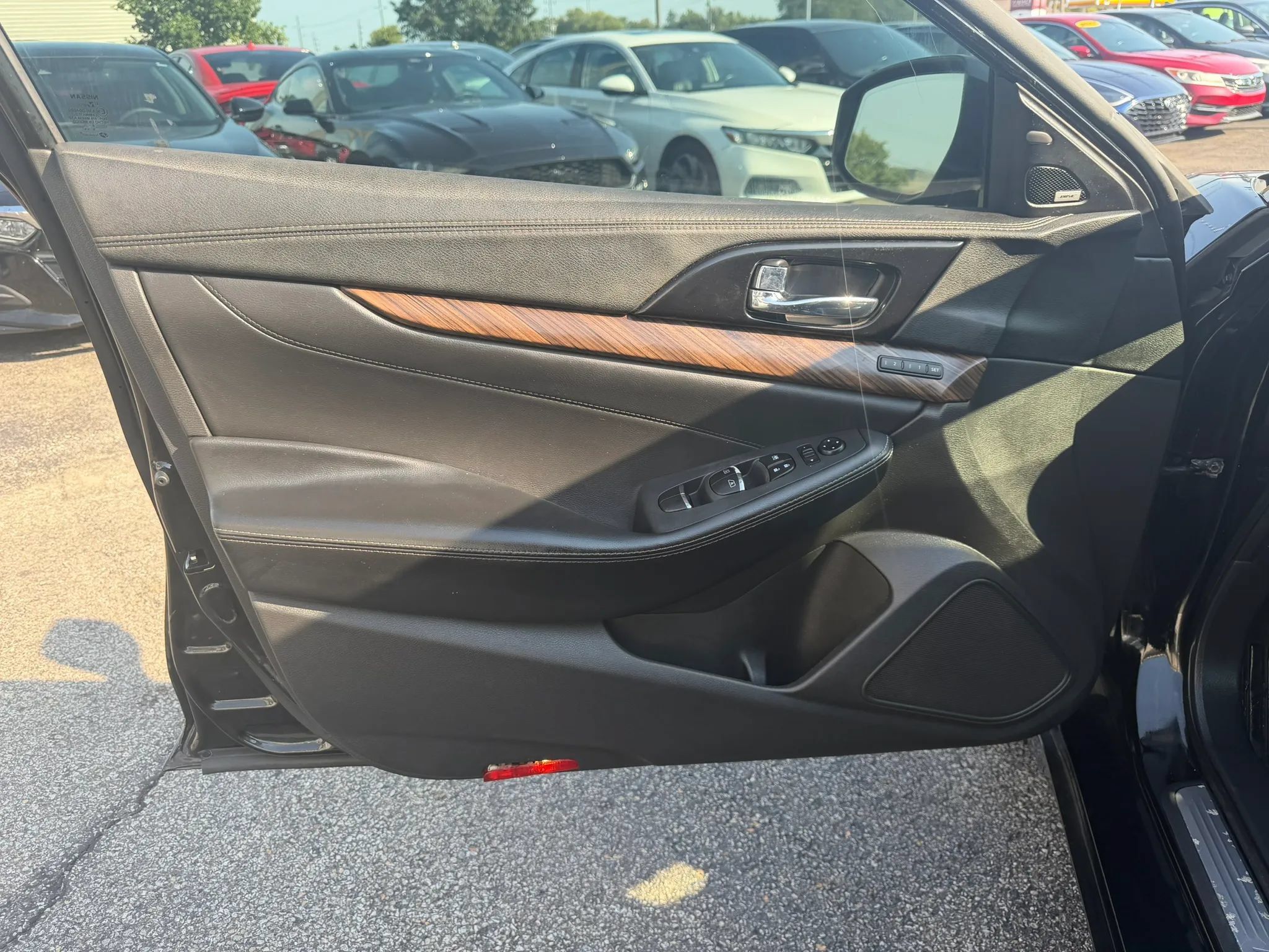 Used 2017 Nissan Maxima Platinum FWD image 11