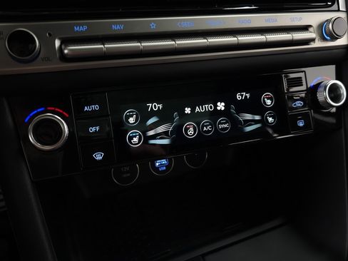 New 2025 Genesis G70 3.3T Advanced image 22