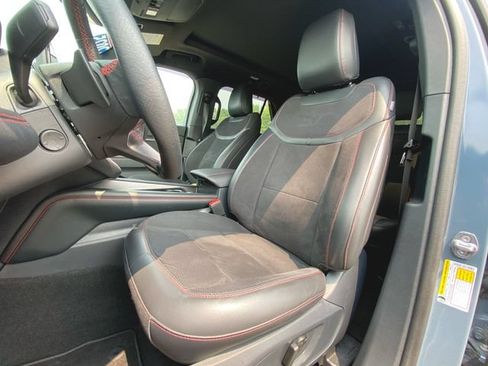 Used 2025 Ford Explorer ST AWD/4WD image 19
