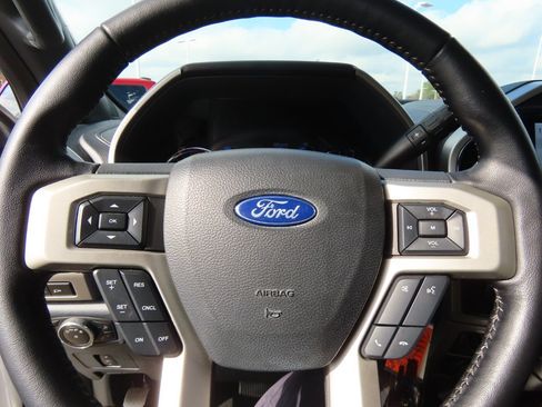 Used 2022 Ford F250 Lariat image 29