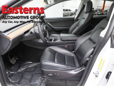 Used 2021 Tesla Model Y Long Range image 14