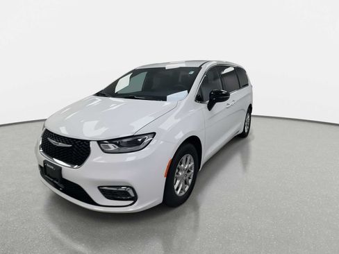 New 2026 Chrysler Pacifica Select FWD image 5