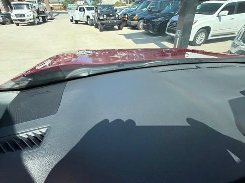 Used 2019 Toyota RAV4 LE FWD image 44