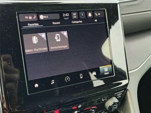 New 2025 Jeep Grand Cherokee L Altitude image 24