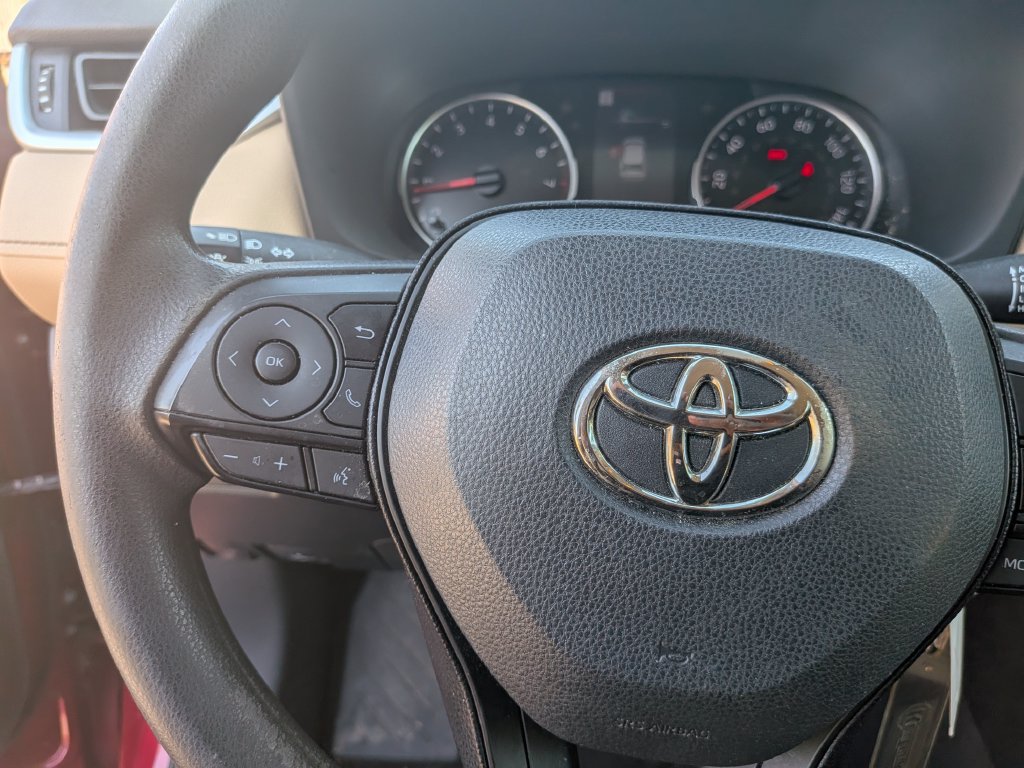 Used 2019 Toyota RAV4 LE AWD/4WD image 13
