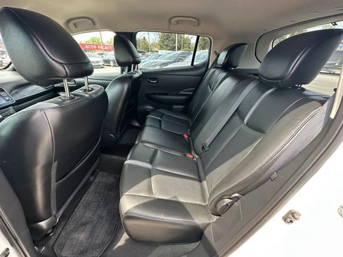 Used 2018 Nissan Leaf SL w/ SL Technology Package FWD image 17