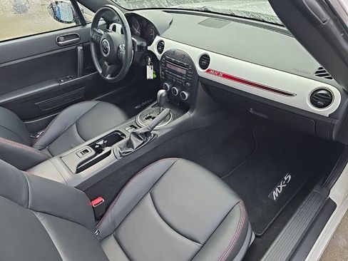 Used 2013 MAZDA MX-5 Miata Club image 28