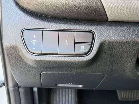 Used 2026 Kia Seltos LX AWD/4WD image 16
