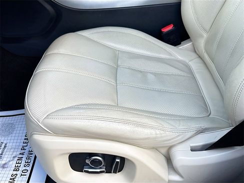 Used 2016 Land Rover Range Rover Sport HSE image 22